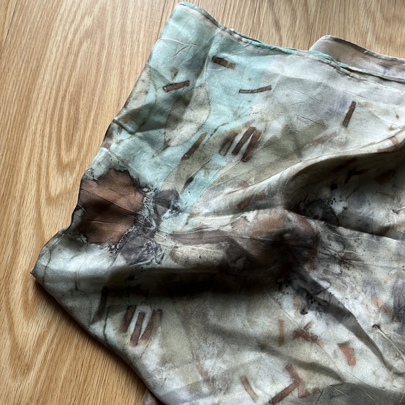 VINTAGE Hand-dyed Silk Scarf With Botanical Leaf Print - Picture 4 of 11